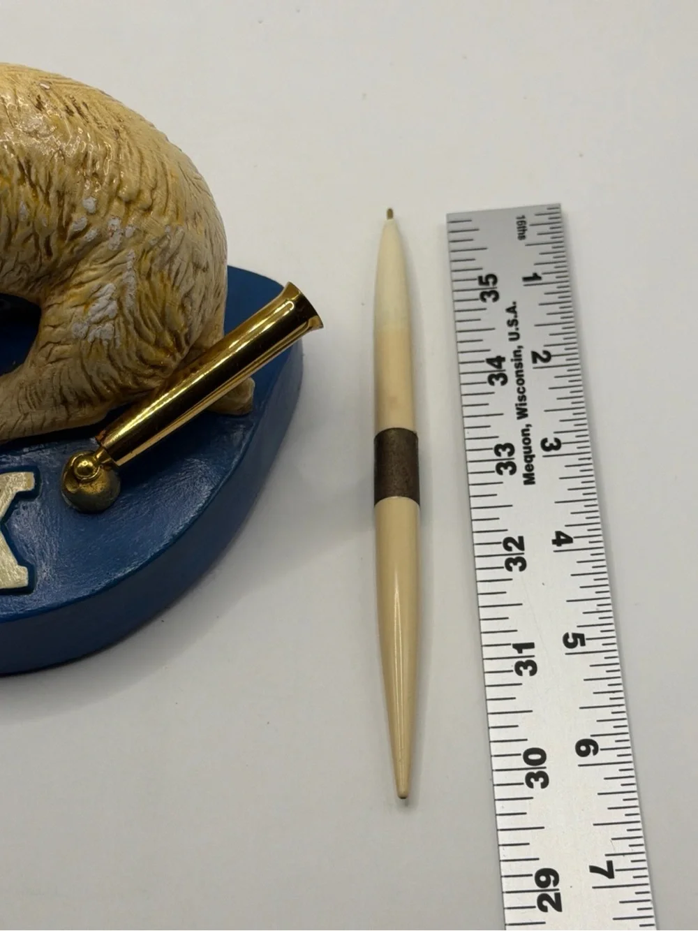 Vintage UK Kentucky Wildcats Blue & Cream Cat Basketball Pen Holder